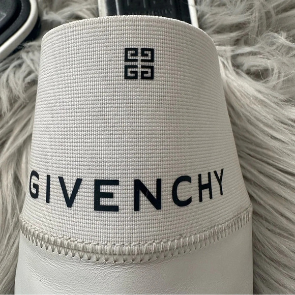 GIVENCHY Bedford 4G Logo White Leather Flats
Mules Size 37 - Picture 4 of 13